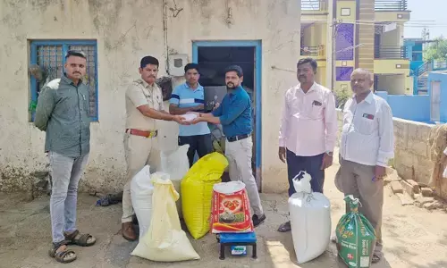 ವಿಜಯನಗರ | ಅಕ್ರಮ ಪಡಿತರ ಅಕ್ಕಿ ಸಾಗಾಟ : 193 ಕ್ವಿಂಟಾಲ್ ಆಹಾರಧಾನ್ಯ ವಶ