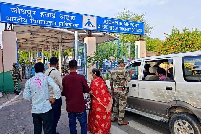 ‘ಆಪರೇಷನ್ ಸಿಂಧೂರ್’ ಹಿನ್ನೆಲೆ: 27 ವಿಮಾನ ನಿಲ್ದಾಣಗಳು ಸ್ಥಗಿತ; 400ಕ್ಕೂ ಹೆಚ್ಚು ವಿಮಾನಗಳ ಹಾರಾಟ ರದ್ದು