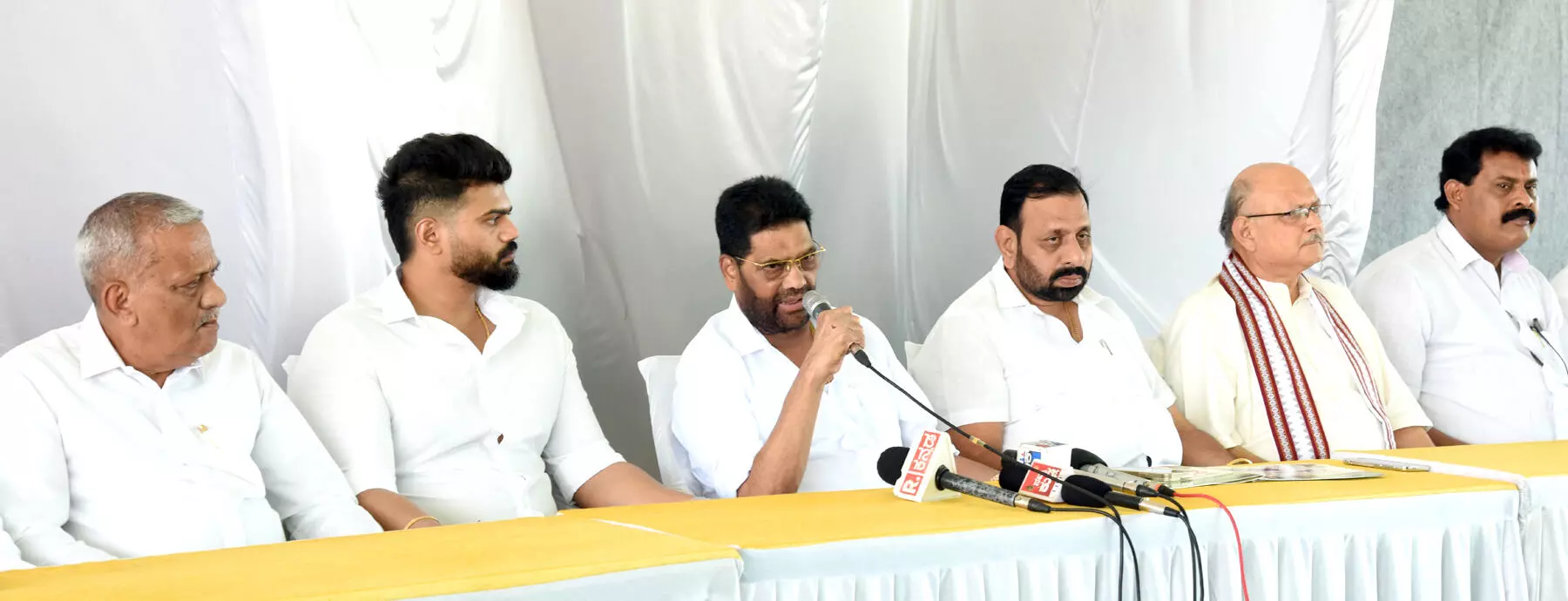 ನವೋದಯ ರಜತ ಸಂಭ್ರಮ ಐತಿಹಾಸಿಕ ಸಮಾವೇಶಕ್ಕೆ ಸಿದ್ಧತೆ ಪೂರ್ಣ: ಡಾ.ಎಂ.ಎನ್.ರಾಜೇಂದ್ರ ಕುಮಾರ್ ನವೋದಯ ರಜತ ಸಂಭ್ರಮ ಐತಿಹಾಸಿಕ ಸಮಾವೇಶಕ್ಕೆ ಸಿದ್ಧತೆ ಪೂರ್ಣ: ಡಾ.ಎಂ.ಎನ್.ರಾಜೇಂದ್ರ ಕುಮಾರ್