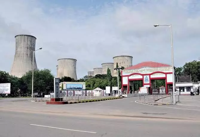 ರಾಯಚೂರು: ಆರ್‌ಟಿಪಿಎಸ್‌ ಘಟಕದಲ್ಲಿ ವಿದ್ಯುತ್‌ ಸ್ಪರ್ಶಿಸಿ ಕಾರ್ಮಿಕ ಸಾವು, ಮೂವರು ಗಂಭೀರ ಗಾಯ