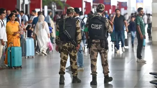 ಭಾರತ- ಪಾಕ್ ನಡುವೆ ಉದ್ವಿಗ್ನತೆ | 24 ವಿಮಾನ ನಿಲ್ದಾಣಗಳ ಕಾರ್ಯಾಚರಣೆ ಮೇ.15ರವರೆಗೆ ಸ್ಥಗಿತ