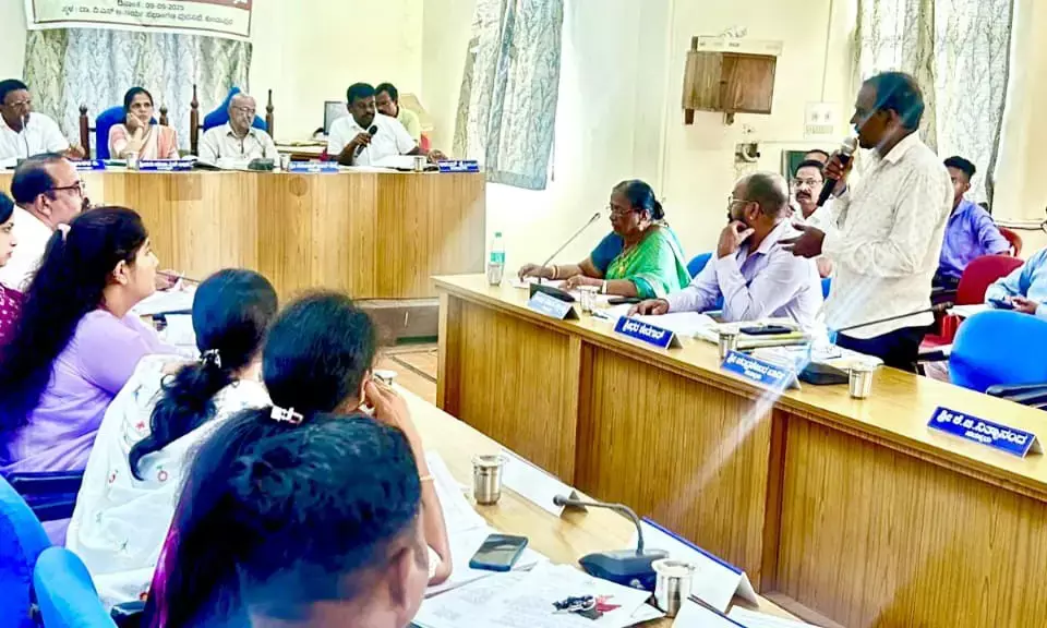 ದಲಿತ ಕುಟುಂಬಕ್ಕೆ ಹಕ್ಕುಪತ್ರ ನೀಡಲು ತಾರತಮ್ಯ ಆರೋಪ; ಪರಿಹಾರ ಸಿಗದಿದ್ದರೆ ಧರಣಿ