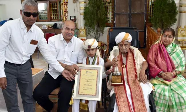 ಕಲಬುರಗಿ | ಶರಣಬಸವೇಶ್ವರ ವಿದ್ಯಾವರ್ಧಕ ಸಂಘದ ಸಮುದಾಯ ರೇಡಿಯೋಗೆ ಸುಸ್ಥಿರತಾ ಮಾದರಿ ಪ್ರಶಸ್ತಿ