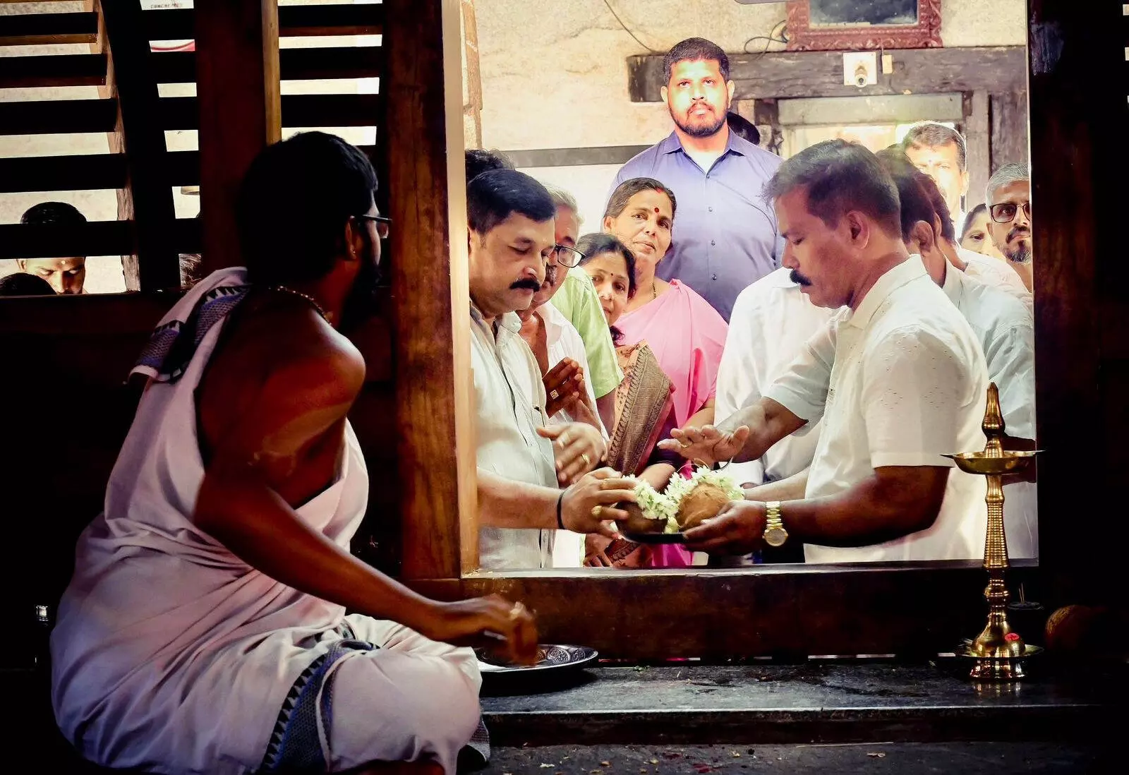 ಕೊಡವೂರು ದೇವಸ್ಥಾನದಲ್ಲಿ ವಿಶೇಷ ಪೂಜೆ, ಸಾಮೂಹಿಕ ಪ್ರಾರ್ಥನೆ ಕೊಡವೂರು ದೇವಸ್ಥಾನದಲ್ಲಿ ವಿಶೇಷ ಪೂಜೆ, ಸಾಮೂಹಿಕ ಪ್ರಾರ್ಥನೆ