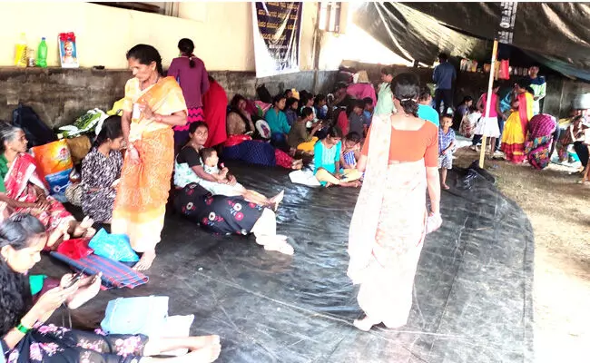 ನಿವೇಶನಕ್ಕಾಗಿ 17 ದಿನಗಳಿಂದ ಧರಣಿ ನಡೆಸುತ್ತಿರುವ ಲೈನ್‌ಮನೆ ನಿವಾಸಿಗಳು