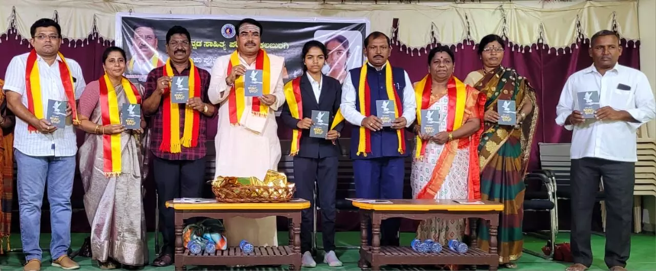 ಕಲಬುರಗಿ | ಮನದಲ್ಲಿ ಅರಳುವ ಭಾವನೆಗಳು ಸದಾ ಸಮಾಜಮುಖಿಯಾಗಲಿ : ಡಾ.ಗುರುಮೂರ್ತಿ ಶಿವಾಚಾರ್ಯರು ಕಲಬುರಗಿ | ಮನದಲ್ಲಿ ಅರಳುವ ಭಾವನೆಗಳು ಸದಾ ಸಮಾಜಮುಖಿಯಾಗಲಿ : ಡಾ.ಗುರುಮೂರ್ತಿ ಶಿವಾಚಾರ್ಯರು