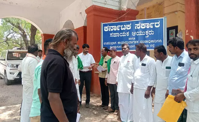 ಲಿಂಗಸುಗೂರು ಸಹಾಯಕ ಆಯುಕ್ತರಿಗೆ ರೈತರಿಂದ‌ ಮನವಿ