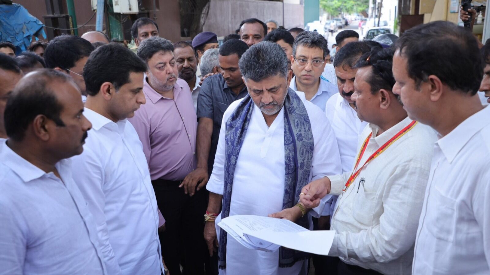 ಗುಣಮಟ್ಟದ ವೈಟ್ ಟ್ಯಾಪಿಂಗ್‍ಗಾಗಿ ಕಾಮಗಾರಿಗಳ ಪರಿಶೀಲನೆ: ಡಿ.ಕೆ.ಶಿವಕುಮಾರ್