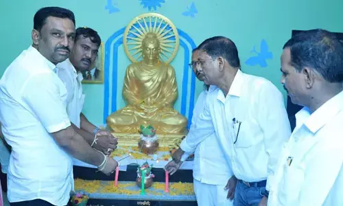 ಬೀದರ್ | ನೆಮ್ಮದಿಯಿಂದ ಜೀವನ ಸಾಗಬೇಕಾದರೆ ಬುದ್ದರ ಜೀವನ ಚರಿತ್ರೆ ಅರಿಯಬೇಕು : ಲಕ್ಷ್ಮೀಬಾಯಿ ಈಶ್ವರ್