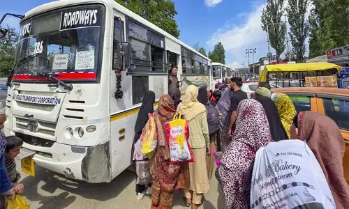 ಯುದ್ಧದ ಮುಸುಕು ತಿಳಿ: ಸಹಜ ಸ್ಥಿತಿಗೆ ಮರಳಿದ ಗಡಿ ಪ್ರಾಂತ್ಯಗಳ ಜನಜೀವನ