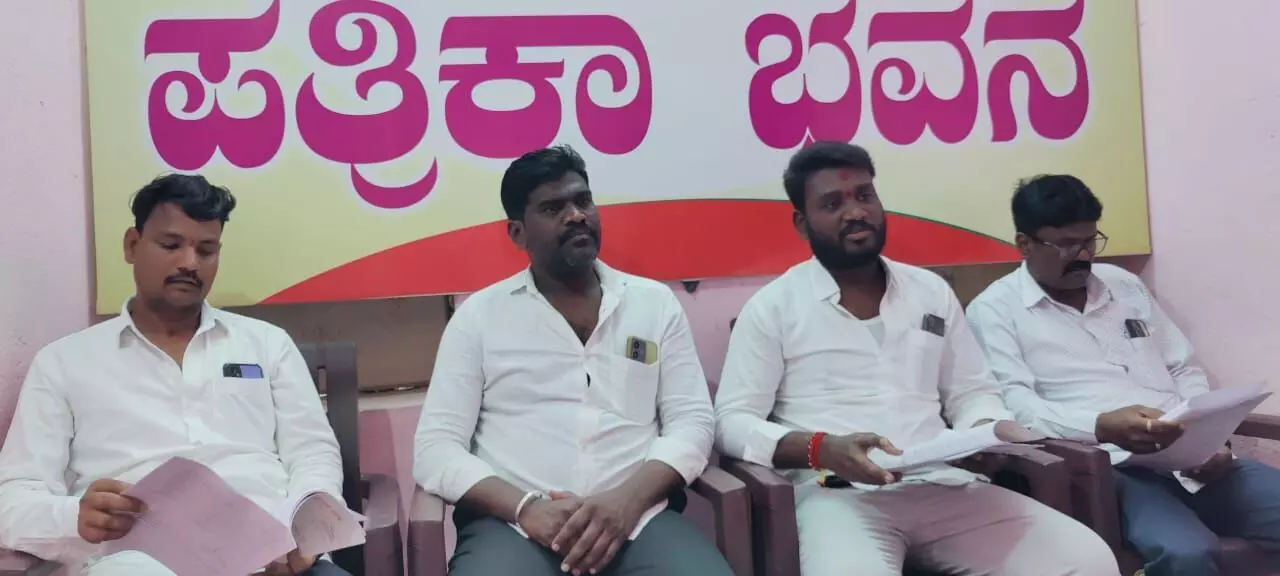 ಸೇಡಂ | ಇಂಜೇಪಲ್ಲಿ ಗ್ರಾಮಸ್ಥರಿಗೆ ಸಿಮೆಂಟ್ ಕಾರ್ಖಾನೆಯಲ್ಲಿ ಉದ್ಯೋಗ ನೀಡುವಂತೆ ಆಗ್ರಹ ಸೇಡಂ | ಇಂಜೇಪಲ್ಲಿ ಗ್ರಾಮಸ್ಥರಿಗೆ ಸಿಮೆಂಟ್ ಕಾರ್ಖಾನೆಯಲ್ಲಿ ಉದ್ಯೋಗ ನೀಡುವಂತೆ ಆಗ್ರಹ