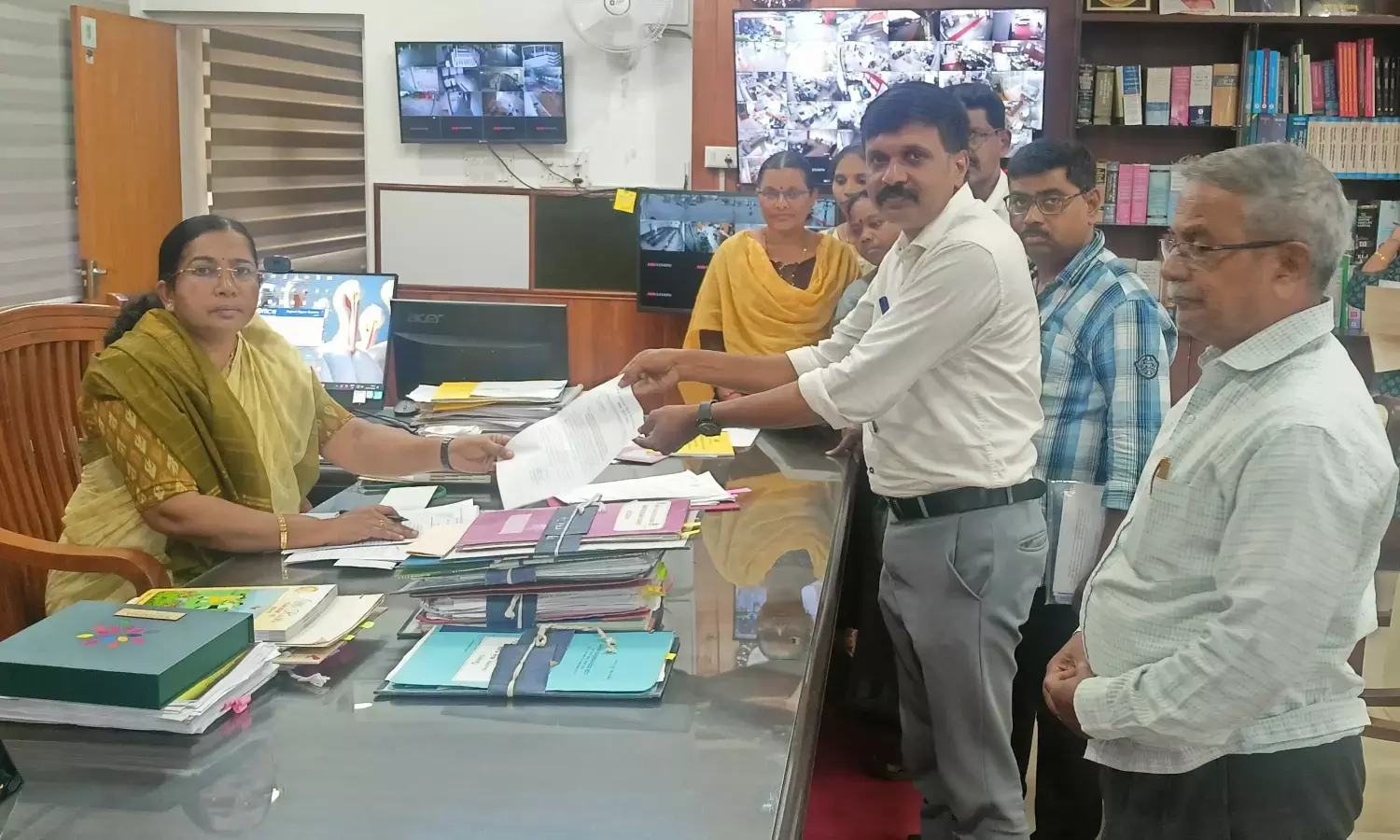 ವಲಸೆ ಕಾರ್ಮಿಕರಿಗೆ ಪರ್ಯಾಯ ಆಶ್ರಯದ ವ್ಯವಸ್ಥೆ ಕಲ್ಪಿಸಲು ಉಡುಪಿ ಡಿಸಿಗೆ ಮನವಿ