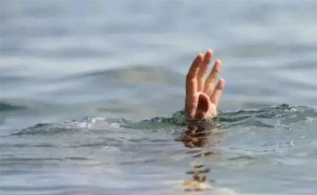 ಯಾದಗಿರಿ | ಬಟ್ಟೆ ತೊಳೆಯಲು ಹೋಗಿದ್ದ ವೇಳೆ ಬಾವಿಗೆ ಬಿದ್ದು ಇಬ್ಬರು ಮಹಿಳೆಯರು ಮೃತ್ಯು ಯಾದಗಿರಿ | ಬಟ್ಟೆ ತೊಳೆಯಲು ಹೋಗಿದ್ದ ವೇಳೆ ಬಾವಿಗೆ ಬಿದ್ದು ಇಬ್ಬರು ಮಹಿಳೆಯರು ಮೃತ್ಯು