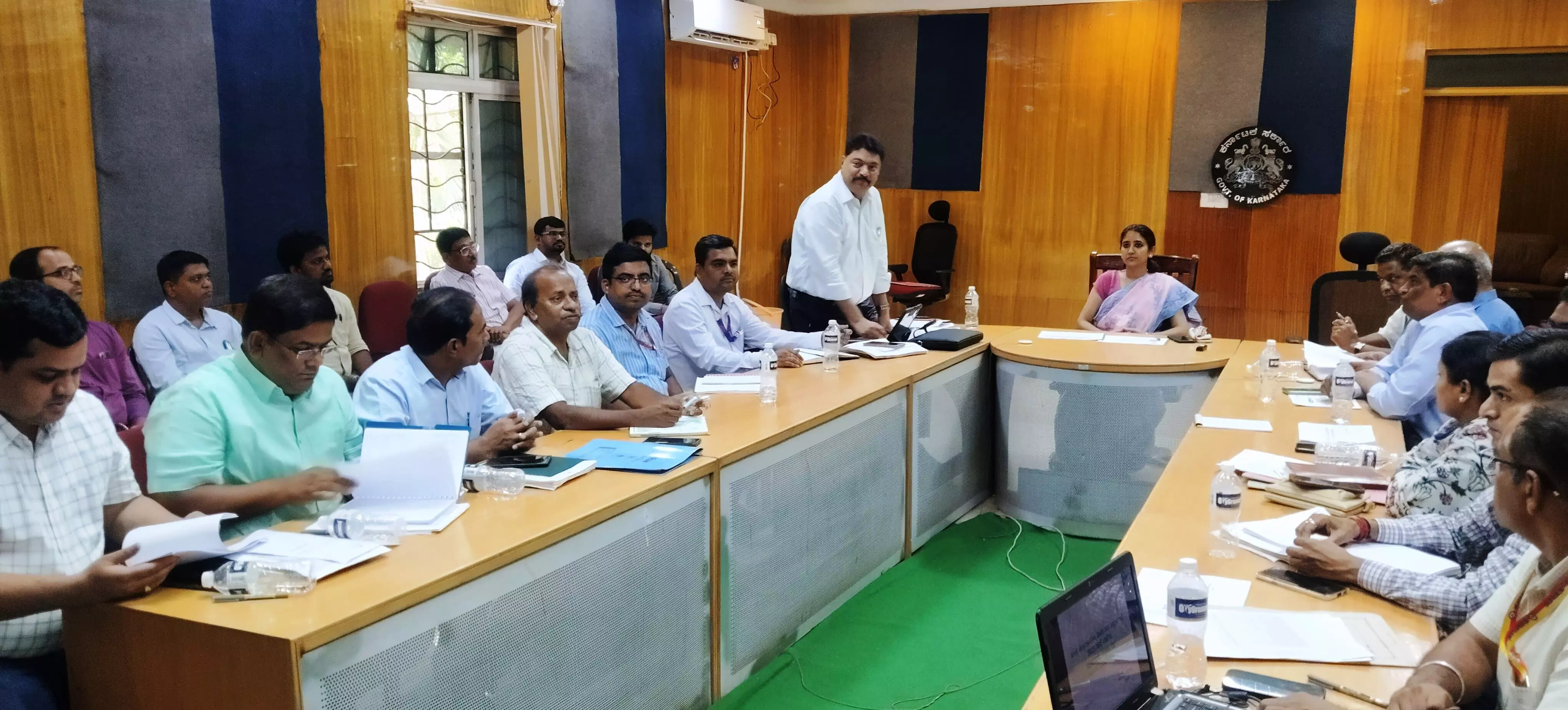 Photo of Metting Photo of Metting