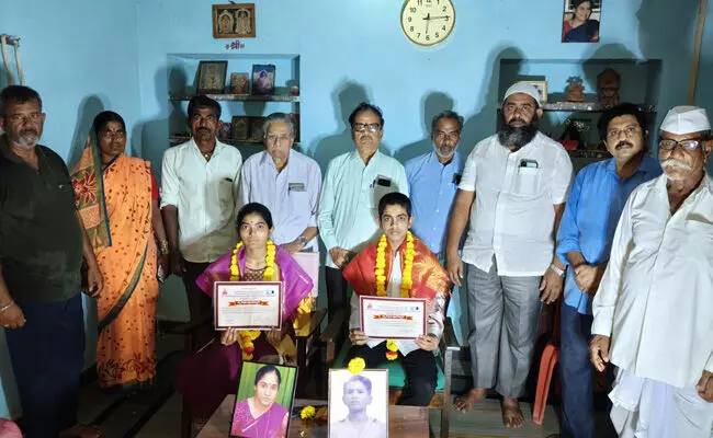 ಅಫಜಲಪುರ | ಎಸೆಸೆಲ್ಸಿಯಲ್ಲಿ ಅತಿ ಹೆಚ್ಚು ಅಂಕ ಪಡೆದ ವಿದ್ಯಾರ್ಥಿಗಳಿಗೆ ಪುರಸ್ಕಾರ