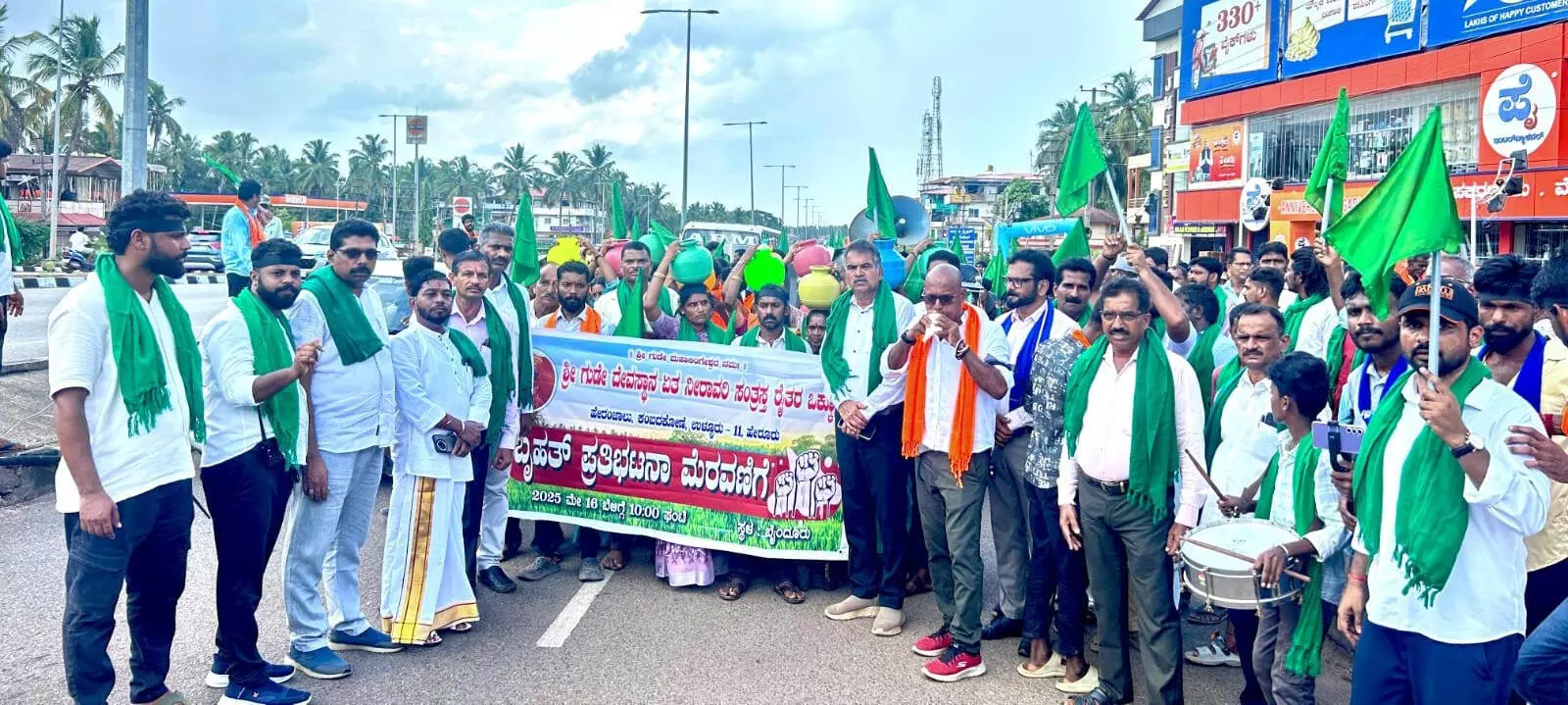 ಯೋಜನೆಗಳಿಂದ ರೈತರ ಬದಲು ಅಧಿಕಾರಿಗಳಿಗೆ ಅನುಕೂಲ: ಎಸ್.ಪ್ರಕಾಶ್ಚಂದ್ರ ಶೆಟ್ಟಿ ಯೋಜನೆಗಳಿಂದ ರೈತರ ಬದಲು ಅಧಿಕಾರಿಗಳಿಗೆ ಅನುಕೂಲ: ಎಸ್.ಪ್ರಕಾಶ್ಚಂದ್ರ ಶೆಟ್ಟಿ