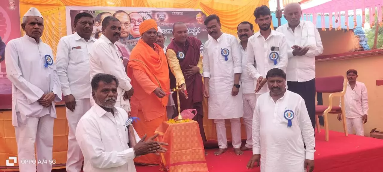 ಕಲಬುರಗಿ | ಬದುಕಿನ ಅರಿವು ತಂದುಕೊಳ್ಳಲು ಅಂಬೇಡ್ಕರ್ ಅವರು ಮಾದರಿ : ಕೋರಣೇಶ್ವರ ಶ್ರೀ ಕಲಬುರಗಿ | ಬದುಕಿನ ಅರಿವು ತಂದುಕೊಳ್ಳಲು ಅಂಬೇಡ್ಕರ್ ಅವರು ಮಾದರಿ : ಕೋರಣೇಶ್ವರ ಶ್ರೀ