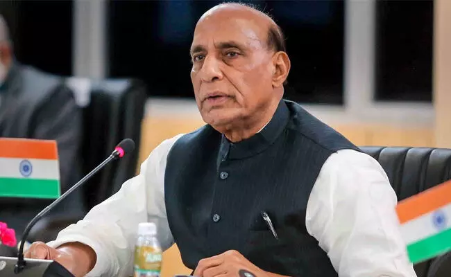 ಭಯೋತ್ಪಾದನೆ ಆತಂಕ | ಪಾಕಿಸ್ತಾನಕ್ಕೆ ಹಣಕಾಸು ನೆರವು ಮರುಪರಿಶೀಲನೆಗೆ ಐಎಂಎಫ್‌ಗೆ ರಾಜನಾಥ್ ಸಿಂಗ್ ಆಗ್ರಹ