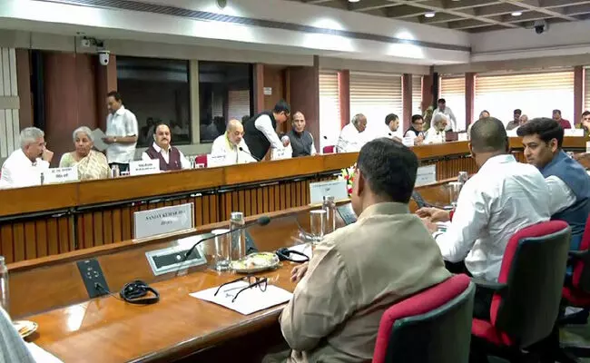 ಭಯೋತ್ಪಾದನೆ ವಿರುದ್ಧ ಭಾರತದ ರಾಜತಾಂತ್ರಿಕ ಅಭಿಯಾನ: ವಿದೇಶಕ್ಕೆ ತೆರಳಲಿದೆ ಸರ್ವಪಕ್ಷ ನಿಯೋಗ