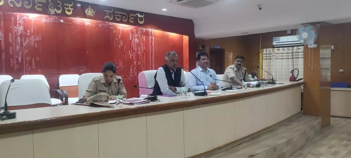 ಕಲಬುರಗಿ | ಪಿಐಓಗಳೊಂದಿಗೆ ಮುಖ್ಯ ಮಾಹಿತಿ ಆಯುಕ್ತರ ಸಂವಾದ : ಕಾಲಮಿತಿಯಲ್ಲಿ ಅರ್ಜಿ ವಿಲೇವಾರಿಗೆ ಸೂಚನೆ ಕಲಬುರಗಿ | ಪಿಐಓಗಳೊಂದಿಗೆ ಮುಖ್ಯ ಮಾಹಿತಿ ಆಯುಕ್ತರ ಸಂವಾದ : ಕಾಲಮಿತಿಯಲ್ಲಿ ಅರ್ಜಿ ವಿಲೇವಾರಿಗೆ ಸೂಚನೆ