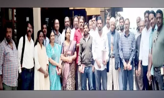 ಹಜ್ ಭವನ ಮಾದರಿಯಲ್ಲೆೇ ‘ಕ್ರೈಸ್ತ ಭವನ’ ನಿರ್ಮಾಣಕ್ಕೆ ಒತ್ತಾಯ ಹಜ್ ಭವನ ಮಾದರಿಯಲ್ಲೆೇ ‘ಕ್ರೈಸ್ತ ಭವನ’ ನಿರ್ಮಾಣಕ್ಕೆ ಒತ್ತಾಯ