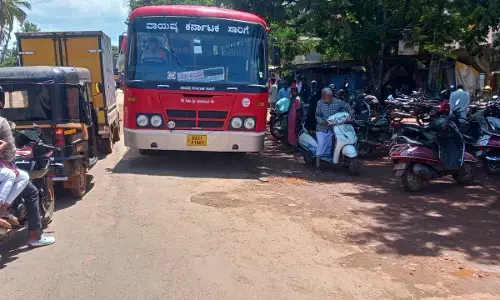 ಸಾಗರ ರಸ್ತೆಯ ಸಂಕಷ್ಟ: ಅನಧಿಕೃತ ಗೂಡಂಗಡಿಗಳಿಂದ ತೀವ್ರ ಸಮಸ್ಯೆ