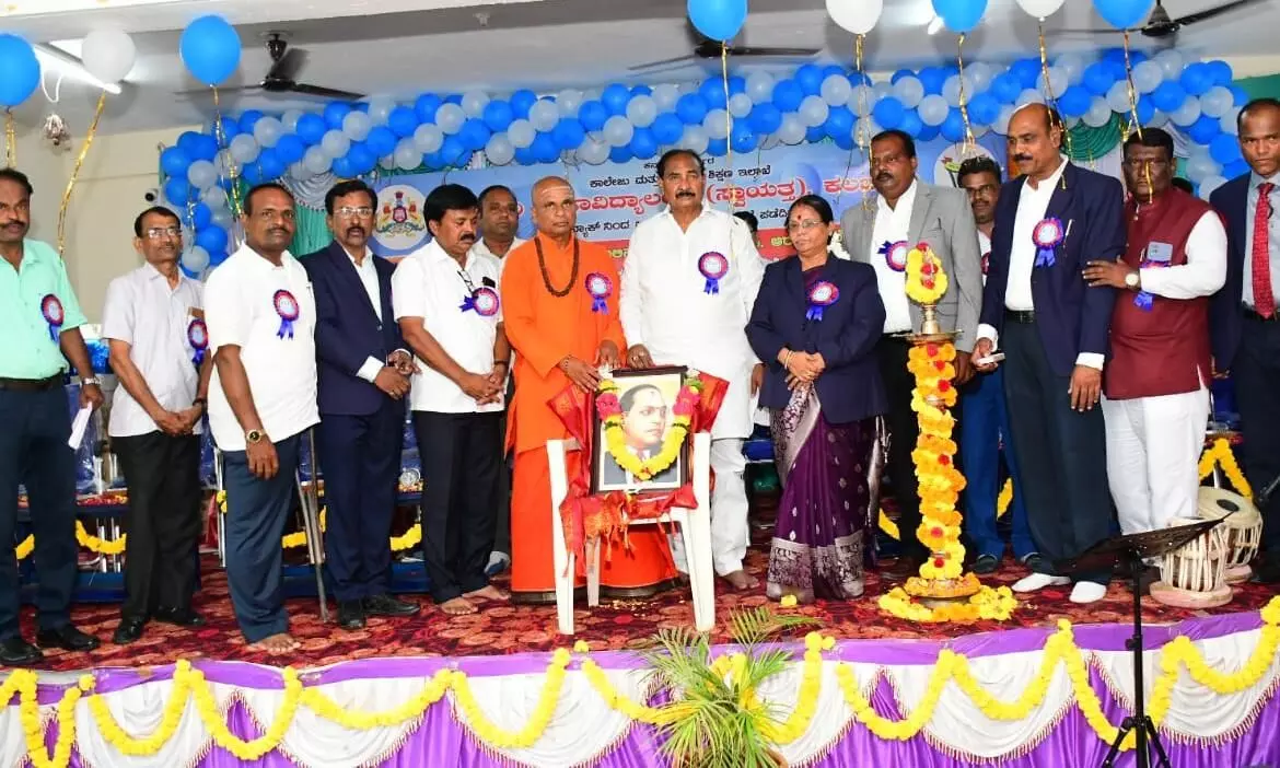 ಕಲಬುರಗಿ | ಸಮಾನತೆ, ಸ್ವಾತಂತ್ರ್ಯಕ್ಕಾಗಿ ಹೋರಾಡಿದ ಮಹಾನ್ ವ್ಯಕ್ತಿ ಡಾ.ಅಂಬೇಡ್ಕರ್ : ಶಾಸಕ ಅಲ್ಲಮಪ್ರಭು ಪಾಟೀಲ್ ಕಲಬುರಗಿ | ಸಮಾನತೆ, ಸ್ವಾತಂತ್ರ್ಯಕ್ಕಾಗಿ ಹೋರಾಡಿದ ಮಹಾನ್ ವ್ಯಕ್ತಿ ಡಾ.ಅಂಬೇಡ್ಕರ್ : ಶಾಸಕ ಅಲ್ಲಮಪ್ರಭು ಪಾಟೀಲ್