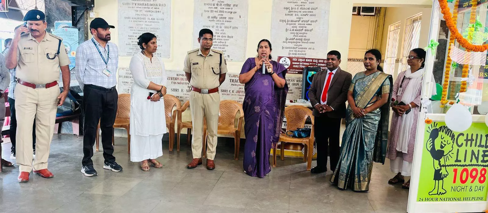 ಇಂದ್ರಾಳಿ ರೈಲ್ವೆ ನಿಲ್ದಾಣದಲ್ಲಿ ರೈಲ್ವೇ ಚೈಲ್ಡ್ ಹೆಲ್ಸ್ ಡೆಸ್ಕ್ ಉದ್ಘಾಟನೆ ಇಂದ್ರಾಳಿ ರೈಲ್ವೆ ನಿಲ್ದಾಣದಲ್ಲಿ ರೈಲ್ವೇ ಚೈಲ್ಡ್ ಹೆಲ್ಸ್ ಡೆಸ್ಕ್ ಉದ್ಘಾಟನೆ