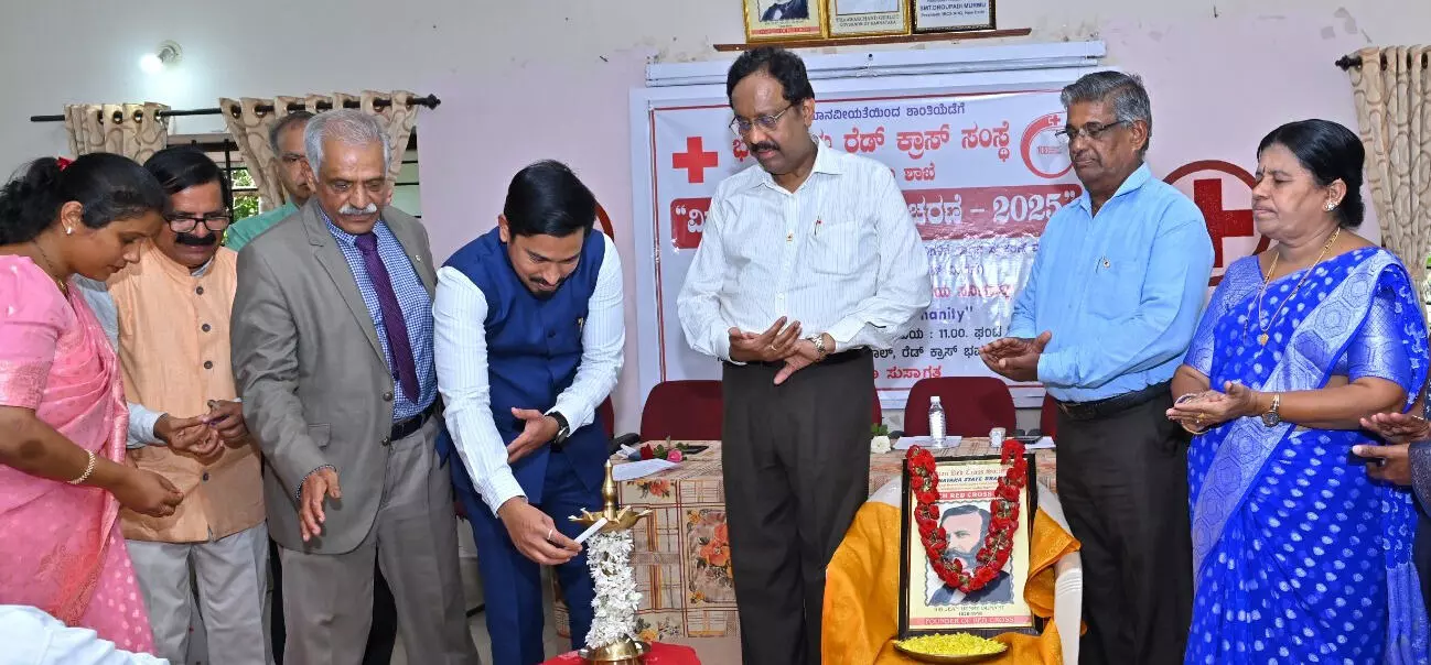 ರೆಡ್ಕ್ರಾಸ್ ಸಂಸ್ಥೆಯ ಸೇವೆ ಅಭೂತಪೂರ್ವ: ಎಡಿಸಿ ಅಬೀದ್ ಗದ್ಯಾಳ ರೆಡ್ಕ್ರಾಸ್ ಸಂಸ್ಥೆಯ ಸೇವೆ ಅಭೂತಪೂರ್ವ: ಎಡಿಸಿ ಅಬೀದ್ ಗದ್ಯಾಳ