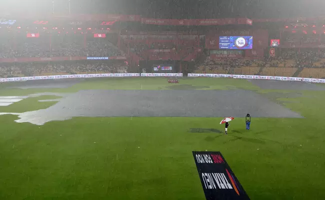 IPL 2025 | ಆರ್‌ಸಿಬಿ ಮತ್ತು ಕೆಕೆಆರ್‌ ನಡುವಿನ ಪಂದ್ಯಕ್ಕೆ ಮಳೆ ಅಡ್ಡಿ; ಟಾಸ್‌ ವಿಳಂಬ