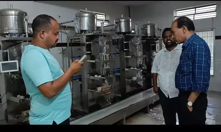 ರಾಯಚೂರು ಮಹಾನಗರ ಪಾಲಿಕೆಯಿಂದ ವಿವಿಧೆಡೆ ದಾಳಿ : 3 ಟನ್ ಪ್ಲಾಸ್ಟಿಕ್ ಪೌಚ್ ವಶಕ್ಕೆ