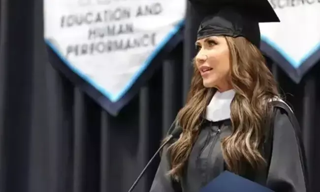 ಭಾರತೀಯ ಪಿಎಚ್‍ಡಿ ವಿದ್ಯಾರ್ಥಿನಿ ಪ್ರಿಯಾ ಸಕ್ಸೇನಾಗೆ ಗಡೀಪಾರಿನಿಂದ ರಕ್ಷಣೆ ನೀಡಿದ ಅಮೆರಿಕ ನ್ಯಾಯಾಲಯ