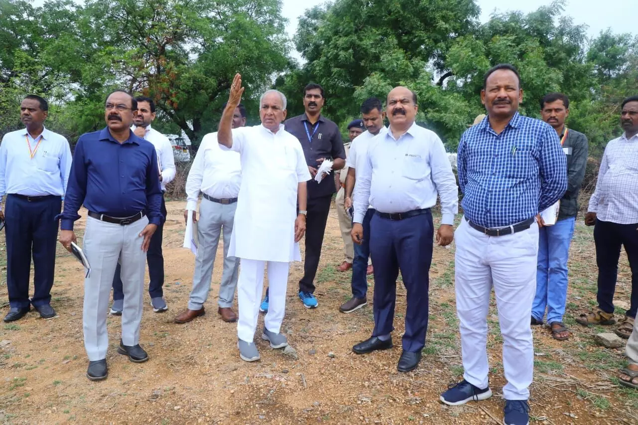 ಹಂಪಿಯಲ್ಲಿ ರಾಜ್ಯದ 2ನೇ ಅತಿದೊಡ್ಡ ತಾರಾಲಯ, ವಿಜ್ಞಾನ ಕೇಂದ್ರ ಸ್ಥಾಪನೆಗೆ ಚಿಂತನೆ: ಸಚಿವ ಭೋಸರಾಜು ಹಂಪಿಯಲ್ಲಿ ರಾಜ್ಯದ 2ನೇ ಅತಿದೊಡ್ಡ ತಾರಾಲಯ, ವಿಜ್ಞಾನ ಕೇಂದ್ರ ಸ್ಥಾಪನೆಗೆ ಚಿಂತನೆ: ಸಚಿವ ಭೋಸರಾಜು