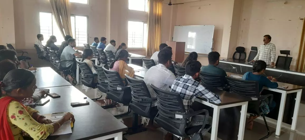 ಕಲಬುರಗಿ | ಸಾಮಾಜಿಕ ಜಾಲತಾಣಕ್ಕಿಂತ ಸಮಾಜ ಮುಖ್ಯ : ಸತ್ಯಂಪೇಟೆ ಕಲಬುರಗಿ | ಸಾಮಾಜಿಕ ಜಾಲತಾಣಕ್ಕಿಂತ ಸಮಾಜ ಮುಖ್ಯ : ಸತ್ಯಂಪೇಟೆ