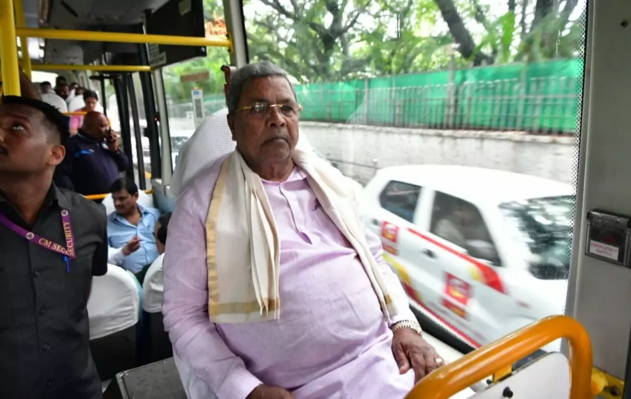 ಬೆಂಗಳೂರು ಮಳೆ | ಮೇ 21ರಂದು ಇಡೀ ದಿನ ನಗರ ಪ್ರದಕ್ಷಿಣೆ: ಮುಖ್ಯಮಂತ್ರಿ ಸಿದ್ದರಾಮಯ್ಯ ಬೆಂಗಳೂರು ಮಳೆ | ಮೇ 21ರಂದು ಇಡೀ ದಿನ ನಗರ ಪ್ರದಕ್ಷಿಣೆ: ಮುಖ್ಯಮಂತ್ರಿ ಸಿದ್ದರಾಮಯ್ಯ