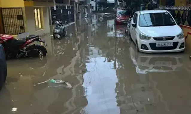 ಬೆಂಗಳೂರಿನಲ್ಲಿ ಭಾರೀ ಮಳೆ; ಜನಜೀವನ ಅಸ್ತವ್ಯಸ್ತ