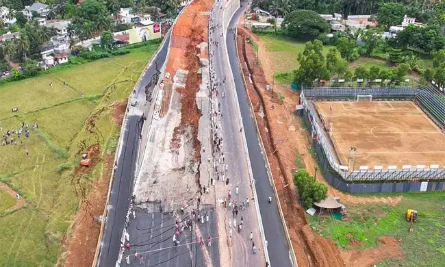 ಕೇರಳ | NH 66ರಲ್ಲಿ ನಿರ್ಮಾಣ ಹಂತದಲ್ಲಿರುವ ಫ್ಲೈ ಓವರ್ ಕುಸಿತ; ಹಲವರಿಗೆ ಗಾಯ