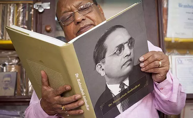 ಅಂಬೇಡ್ಕರ್ ಅರಿವಿನ ವಿಶ್ವಕೋಶ: ವಿಜಯ್ ಸುರ್ವಾಡೆ