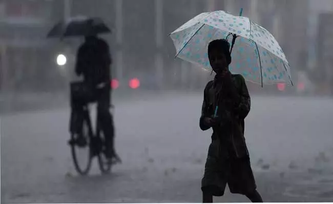 ನಾಲ್ಕೈದು ದಿನಗಳಲ್ಲಿ ಮುಂಗಾರು ಕೇರಳ ಪ್ರವೇಶಿಸಲಿದೆ: ಐಎಂಡಿ ನಾಲ್ಕೈದು ದಿನಗಳಲ್ಲಿ ಮುಂಗಾರು ಕೇರಳ ಪ್ರವೇಶಿಸಲಿದೆ: ಐಎಂಡಿ