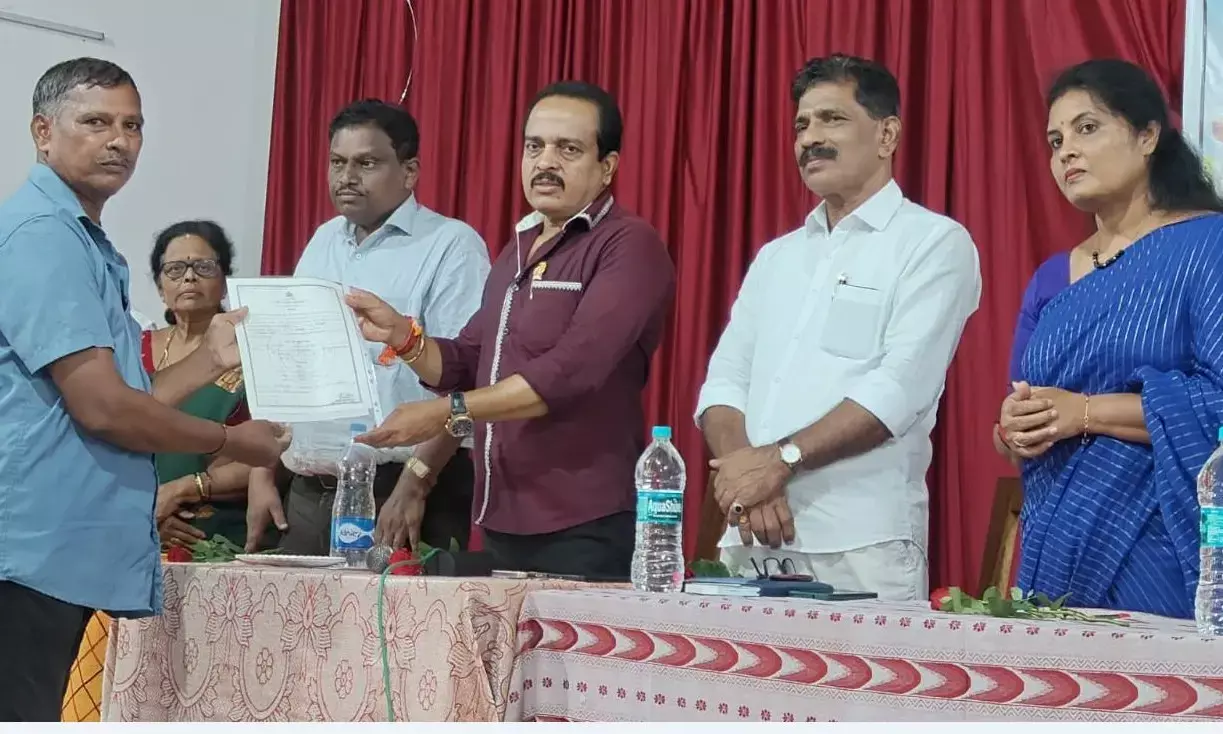 ಉಪ್ಪಿನಂಗಡಿ: ಶಾಸಕರ ನಡೆ - ಗ್ರಾಮದ ಕಡೆ ವಿಶೇಷ ಅಭಿಯಾನ; ಹಕ್ಕುಪತ್ರ ವಿತರಣೆ