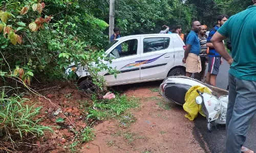 ವಿಟ್ಲ: ಪೆಟ್ರೋಲ್ ತುಂಬಿಸಿ ಹಣ ನೀಡದೇ ಪರಾರಿಯಾದ ಕಾರು ಸಾಲೆತ್ತೂರಿನಲ್ಲಿ ಅಪಘಾತ