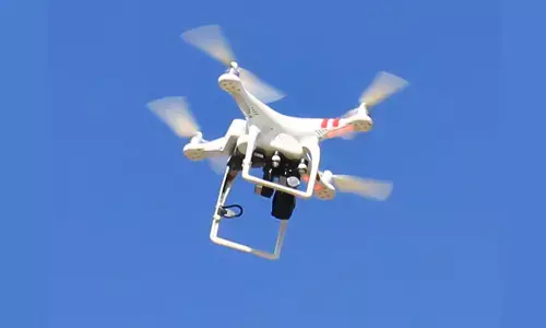 ಕೋಲ್ಕತಾದಲ್ಲಿ ನಿಗೂಢ ಡ್ರೋನ್’ಗಳ ಹಾರಾಟ?  ಬೇಹುಗಾರಿಕೆ ಸಾಧ್ಯತೆಯ ಶಂಕೆ; ತನಿಖೆಗೆ ಆದೇಶ