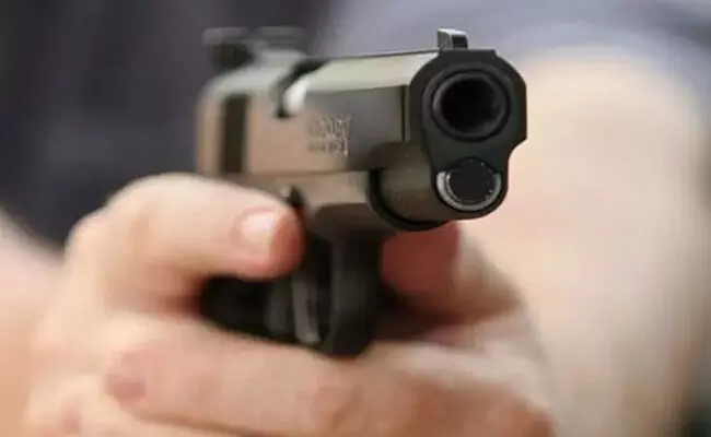 ಅಮೆರಿಕ: ಸಿಐಎ ಕೇಂದ್ರಕಚೇರಿಯ ಹೊರಗಡೆ ಶೂಟೌಟ್ ಅಮೆರಿಕ: ಸಿಐಎ ಕೇಂದ್ರಕಚೇರಿಯ ಹೊರಗಡೆ ಶೂಟೌಟ್