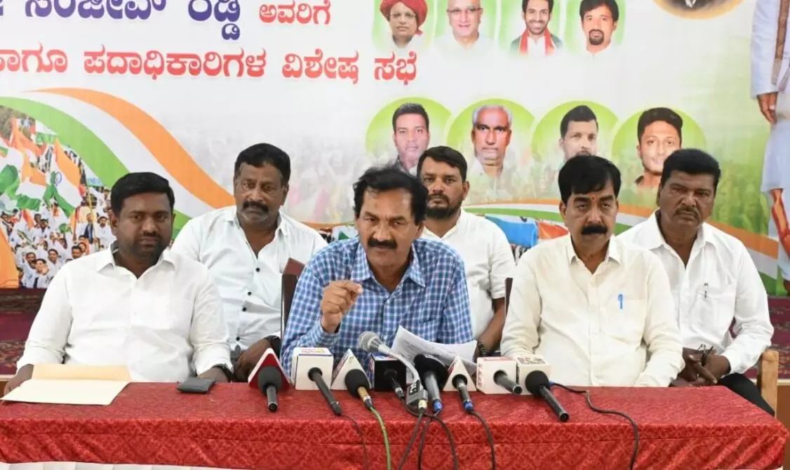 ಕೇಂದ್ರ ಸರಕಾರ ಈ.ಡಿ. ದಾಳಿ ಮೂಲಕ ದಲಿತ ನಾಯಕರನ್ನು ಟಾರ್ಗೆಟ್ ಮಾಡುತ್ತಿದೆ : ಎಂ.ಲಕ್ಷ್ಮಣ್ ಕೇಂದ್ರ ಸರಕಾರ ಈ.ಡಿ. ದಾಳಿ ಮೂಲಕ ದಲಿತ ನಾಯಕರನ್ನು ಟಾರ್ಗೆಟ್ ಮಾಡುತ್ತಿದೆ : ಎಂ.ಲಕ್ಷ್ಮಣ್