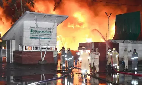 ಉತ್ತರ ಪ್ರದೇಶದಲ್ಲಿ ಭಾರೀ ಬೆಂಕಿ ಅವಘಡ; 200 ಮನೆಗಳು ಬೆಂಕಿಗಾಹುತಿ