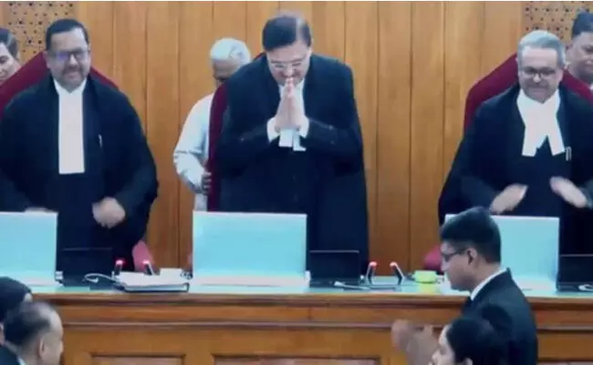 ಜನಪ್ರಿಯತೆಯನ್ನು ಬಯಸಬೇಡಿ : ವಿದಾಯ ಭಾಷಣದಲ್ಲಿ ನ್ಯಾಯಾಧೀಶರಿಗೆ ನ್ಯಾ.ಎ.ಎಸ್. ಓಕಾ ಕಿವಿಮಾತು ಜನಪ್ರಿಯತೆಯನ್ನು ಬಯಸಬೇಡಿ : ವಿದಾಯ ಭಾಷಣದಲ್ಲಿ ನ್ಯಾಯಾಧೀಶರಿಗೆ ನ್ಯಾ.ಎ.ಎಸ್. ಓಕಾ ಕಿವಿಮಾತು