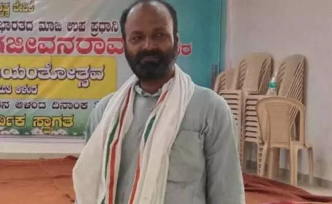 ಕಲಬುರಗಿ| ಅಪರಿಚಿತ ವಾಹನ ಢಿಕ್ಕಿ; ಬೈಕ್ ಸವಾರ ಸ್ಥಳದಲ್ಲೇ ಮೃತ್ಯು ಕಲಬುರಗಿ| ಅಪರಿಚಿತ ವಾಹನ ಢಿಕ್ಕಿ; ಬೈಕ್ ಸವಾರ ಸ್ಥಳದಲ್ಲೇ ಮೃತ್ಯು