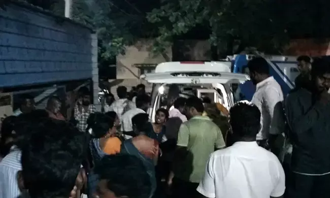 ರಾಯಚೂರು | ಸರಕಾರಿ ಬಸ್ - ಲಾರಿ ಮುಖಾಮುಖಿ‌ ಢಿಕ್ಕಿ; 16 ಜನರಿಗೆ ಗಾಯ