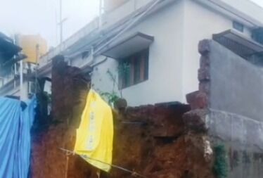 ಜೆಪ್ಪುಮಹಾಕಾಳಿಪಡ್ಪು| ಕೃತಕ ಕೆರೆ ಸೃಷ್ಟಿ; ಮನೆ ಕಾಂಪೌಂಡು ಕುಸಿತ