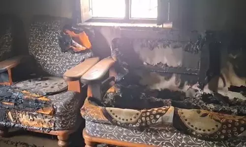 ಯಾದಗಿರಿ | ದುಷ್ಕರ್ಮಿಗಳಿಂದ ಕಾಂಗ್ರೆಸ್ ಕಚೇರಿಗೆ ಬೆಂಕಿ